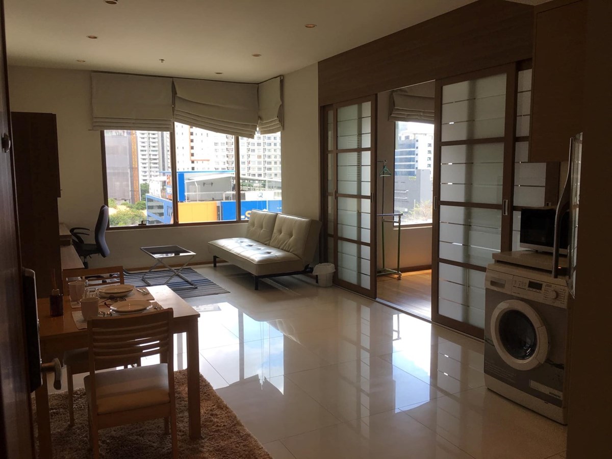 The Emporio Place 1 bedroom condo for sale with tenant