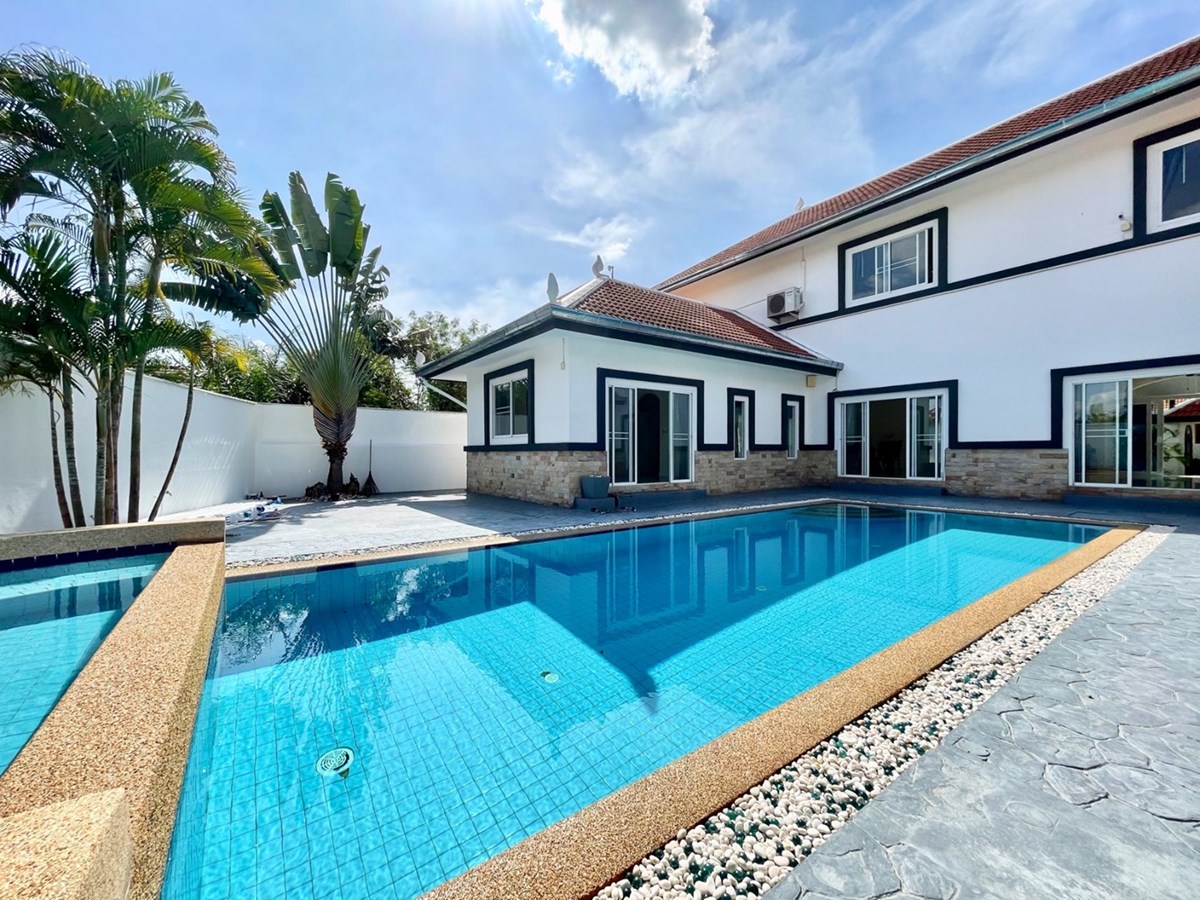 4 bedroom luxury pool villa in a gated community - House - Huay Yai - 