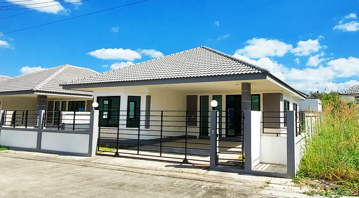 Large single-storey detached house in Rung Rueang Place, Nikhom Phatthana, Rayong. - House - Nikhom Phatthana - Rung Rueang Place