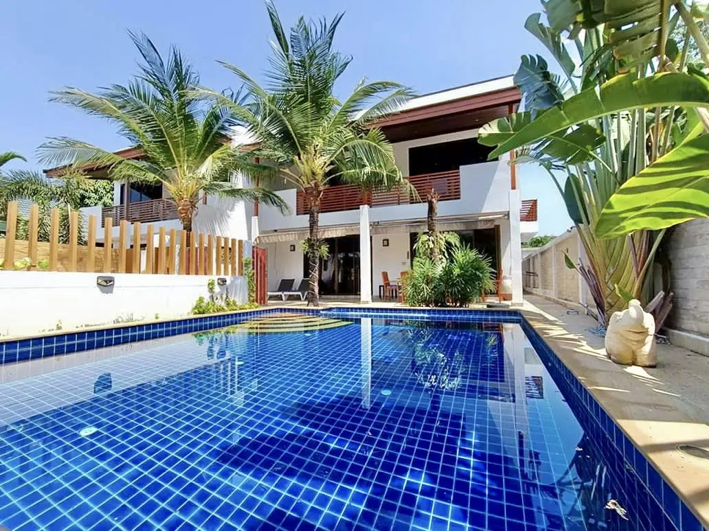 VERY ATTRACTIVE 3 BEDROOM POOL VILLA ONLY 80 METERS FROM THE BEACH  in Mae Ramphueng, Rayong. ALSO AVAILABLE FOR RENT AT 35,000 THB/MONTH. - House - Mae Ramphueng - Mae Ramphueng Beach, Rayong 