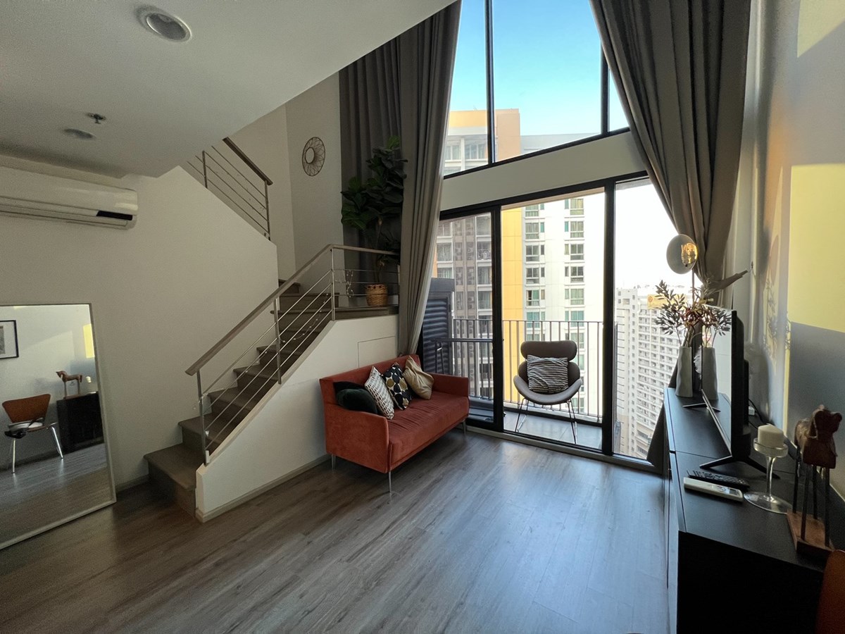 Ideo Mobi Asoke 1 bedroom duplex condo for rent