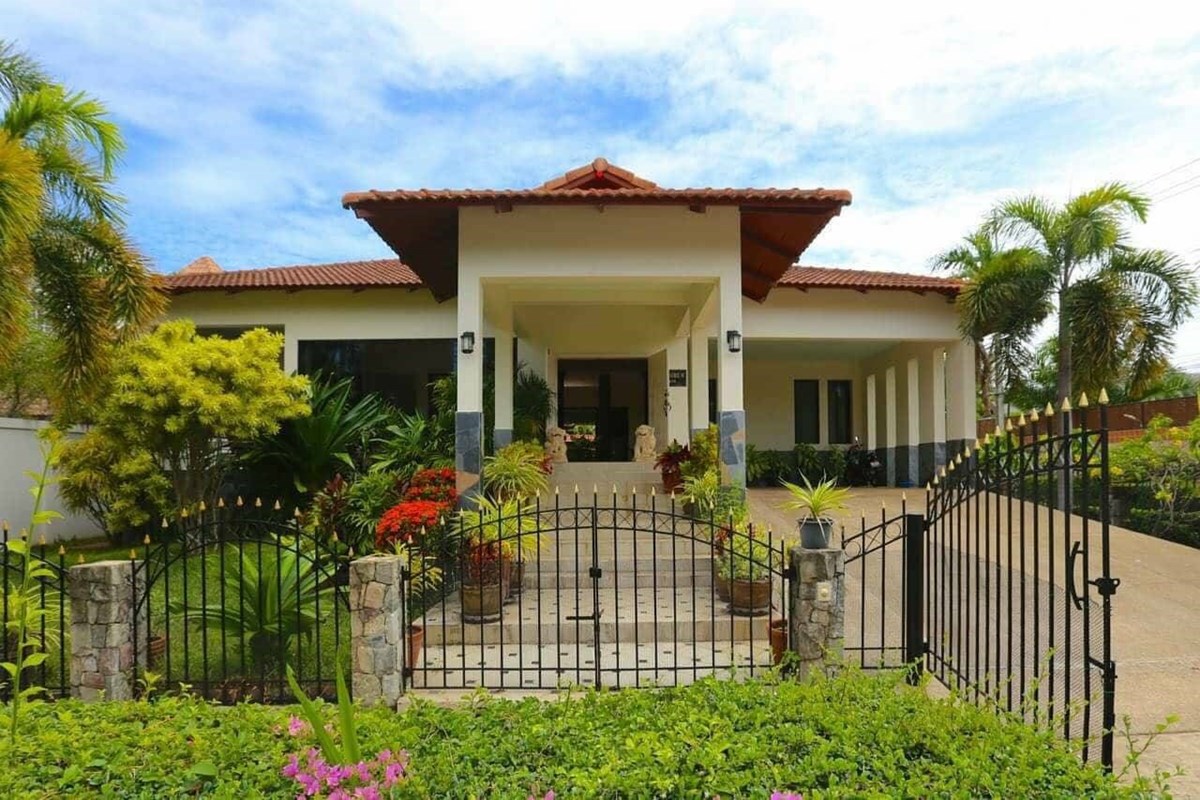 3 bed room house in Paradise Villa 1 - บ้าน -  - 