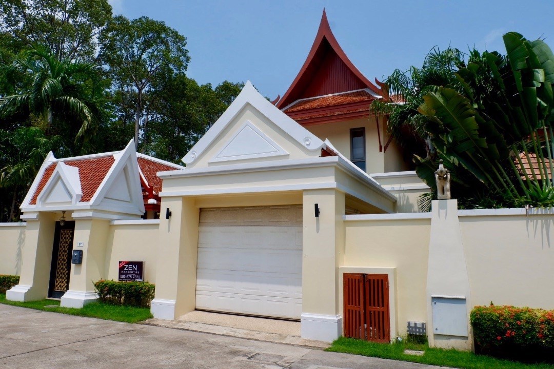 Thai-Bali inspired walled-villa with private sala and pool in gated estate just meters from Bang Sare beach  - บ้าน - Bangsaray - 