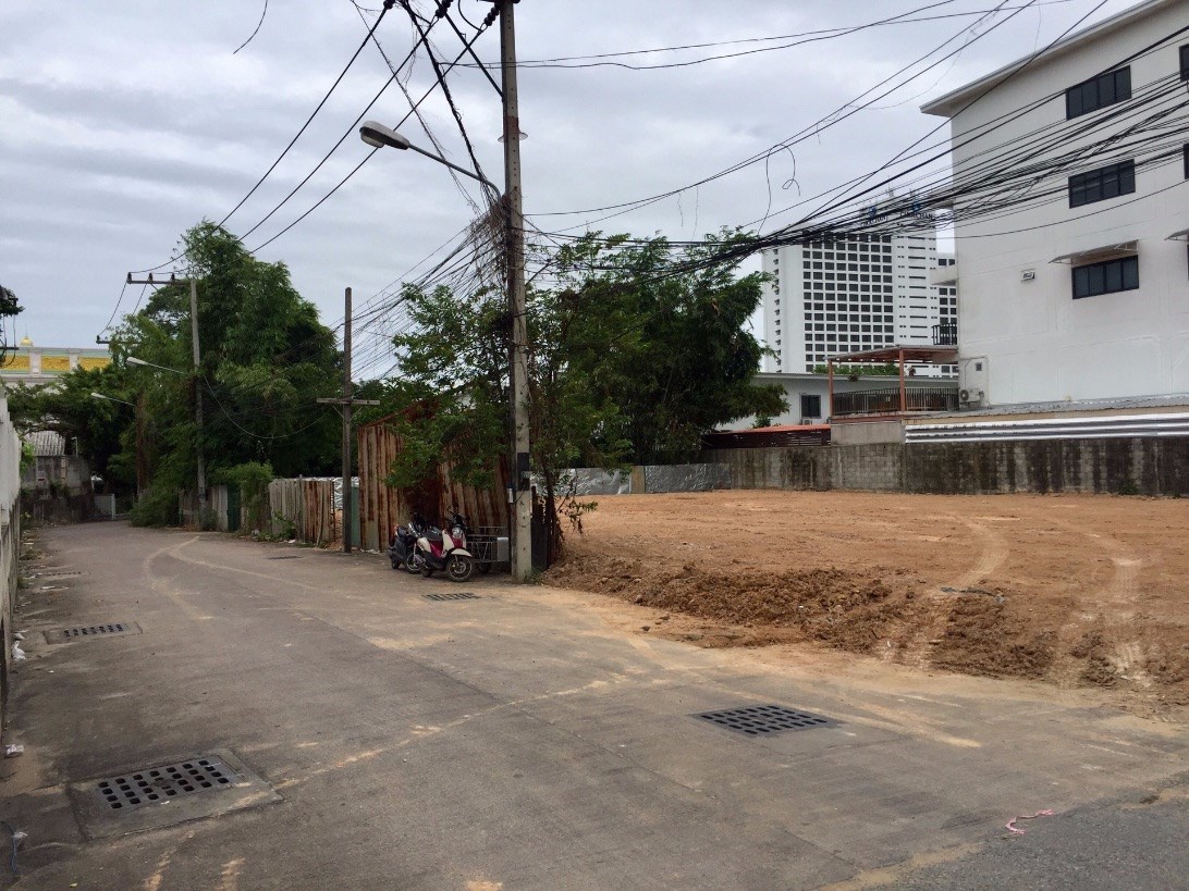 338tw with 22m frontage on Sukhumvit Road in Pattaya.    - ที่ดิน - Pattaya - Sukhumvit