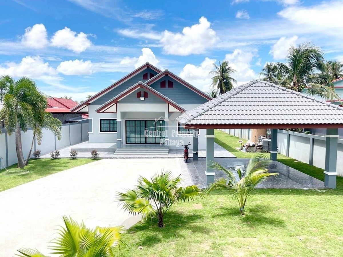 Spacious, 3 bedroom, 4 bathroom house for sale in Huay Yai. - บ้าน -  - 