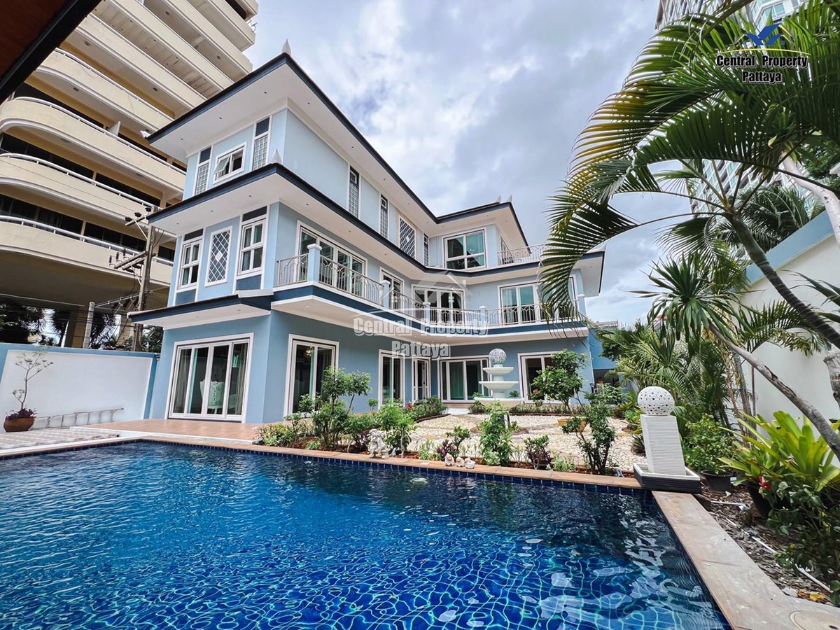 Stunning, 9 bedroom, 7 bathroom, Private pool villa for sale in Na Jomtien. - บ้าน - Na Jomtein 1 - 