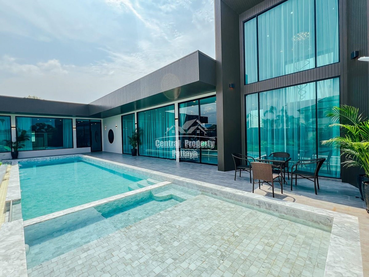 Exquisite Modern Large Pool Villa: Ideal Investment or as Family Home - House - Pattaya East - 