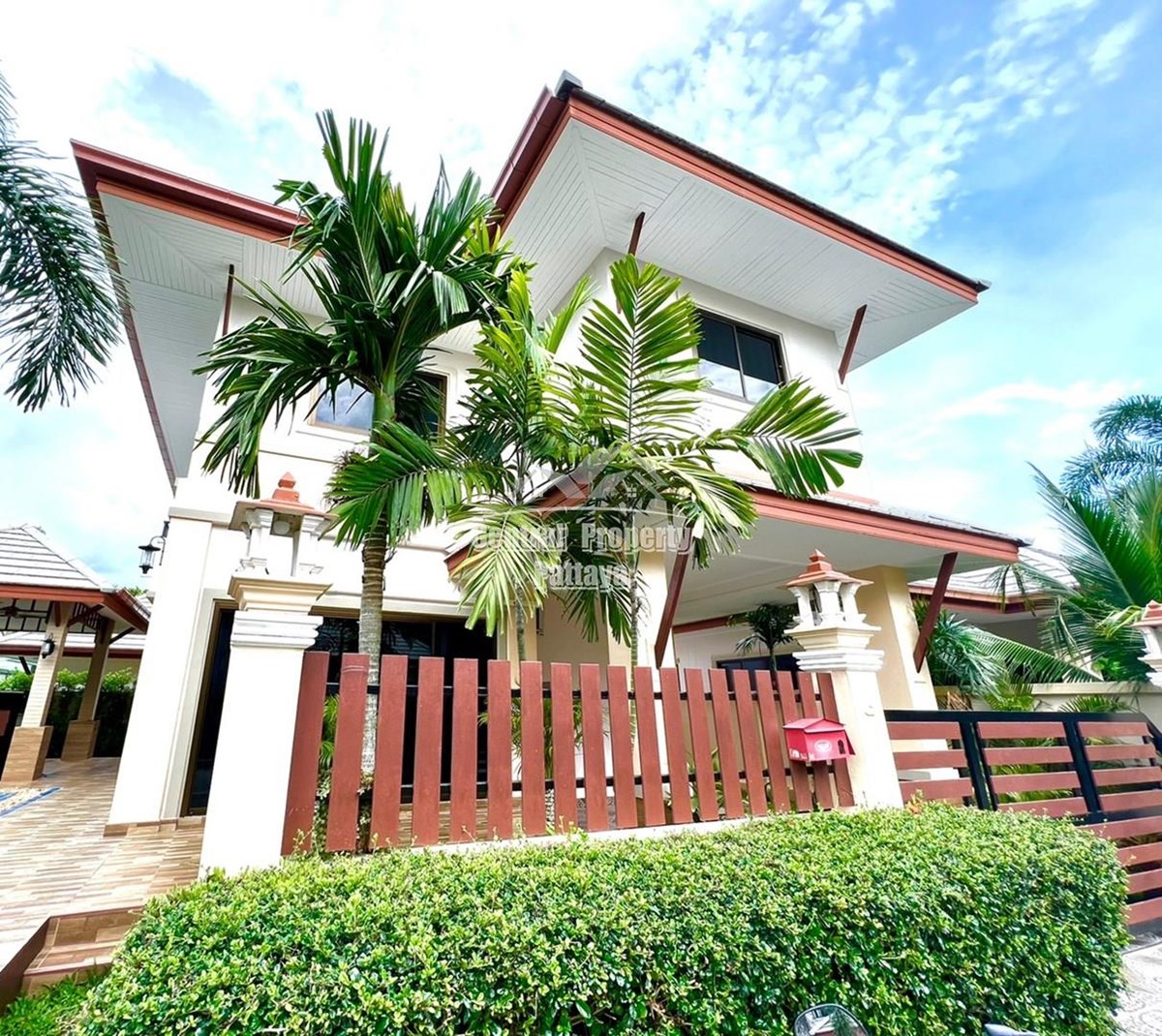 Dream Home for sale in Pattaya - บ้าน -  - 