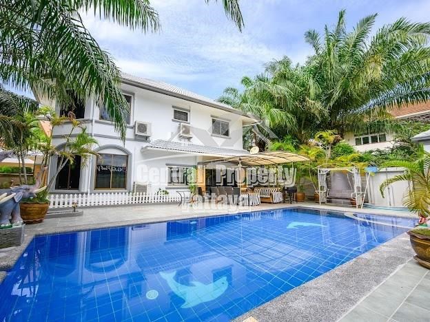 Exclusive Listing! Spectacular 6 bedroom, 6 bathroom private pool villa for sale in Jomtien. - บ้าน -  - 