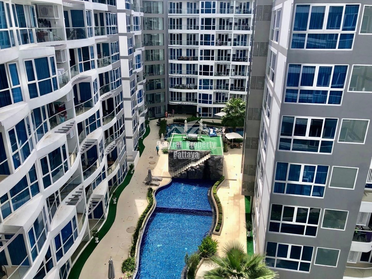 Spacious, 1 bedroom, 1 bathroom unit in Grand Avenue in foreign name. - คอนโด -  - 