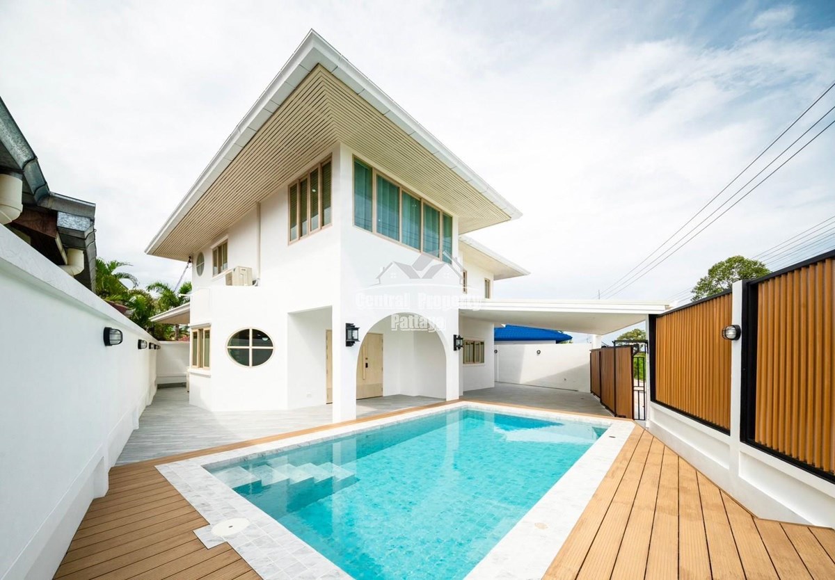 Contemporary, 4 bedroom, 5 bathroom, private pool villa for sale next to Baan Amphur beach. - บ้าน -  - 