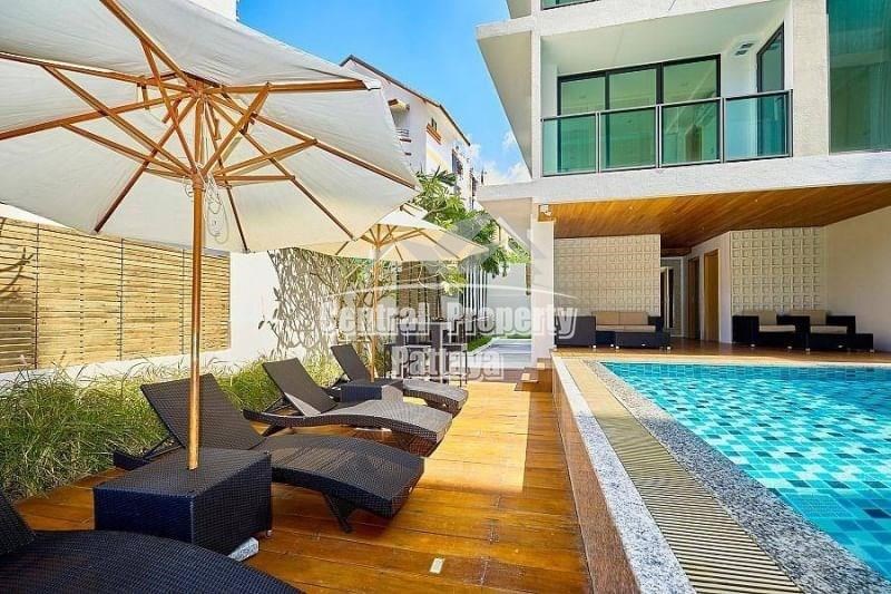 A private and exclusive small-scale luxury condominium  for sale in Pratumnak - คอนโด - Pratumnak Hill - 