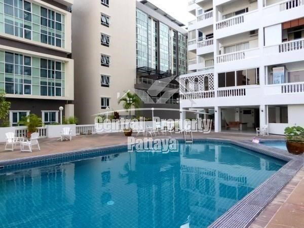 2 bedrooms condominium for sale and rent. A very convenient Central Pattaya location, just 25 meters away from Pattaya beach - คอนโด - Pattaya - 