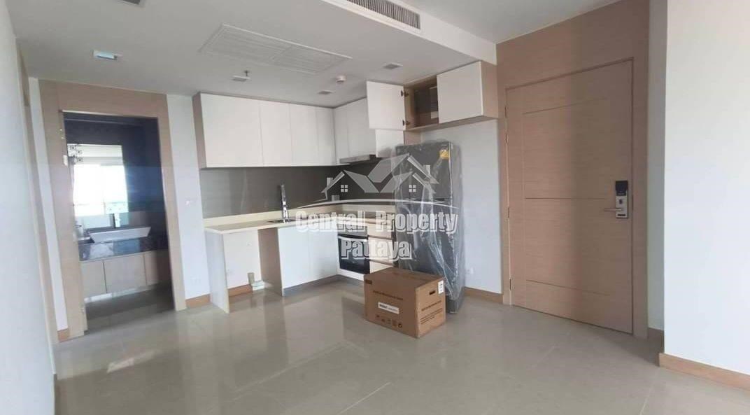 Spacious, 1 bedroom, 1 bathroom, condo for sale in The Palm, Wongamat beach for sale in Foreign quota. - คอนโด -  - 