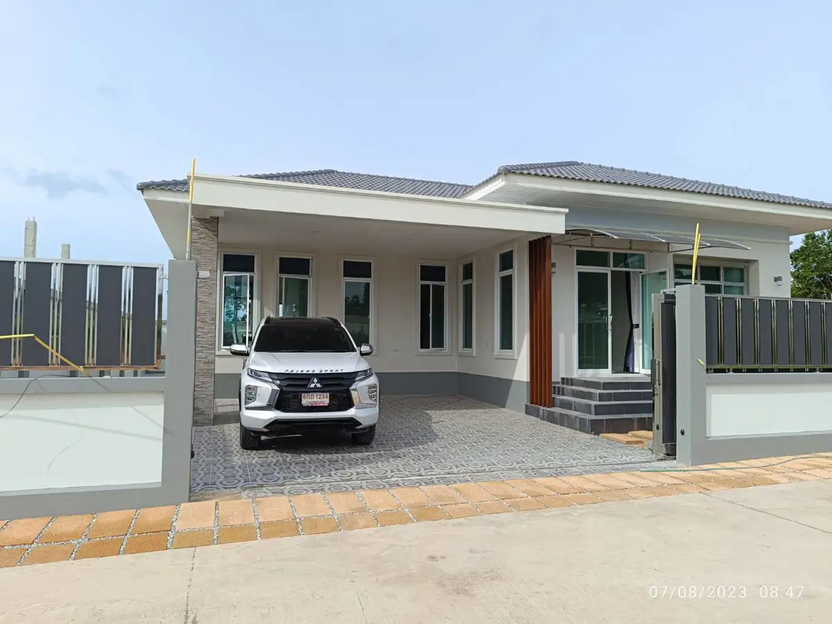 New build, 3 bedroom, 3 bathroom home in near Mabprachan lake. - บ้าน - Lake Maprachan - 