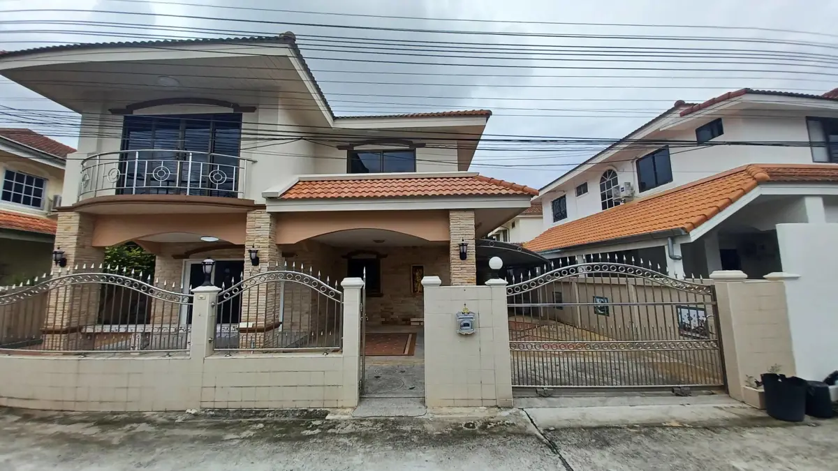 Substantial, 4 bedroom, 5 bathroom house for sale in Wonderland 2, North Pattaya. - House - Pattaya North - 