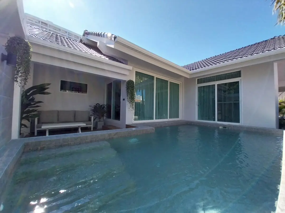 Newly Renovate 4-Bed Pool Villa with Beach Access for Sale in Pattaya. - House - Jomtien - Jomtien