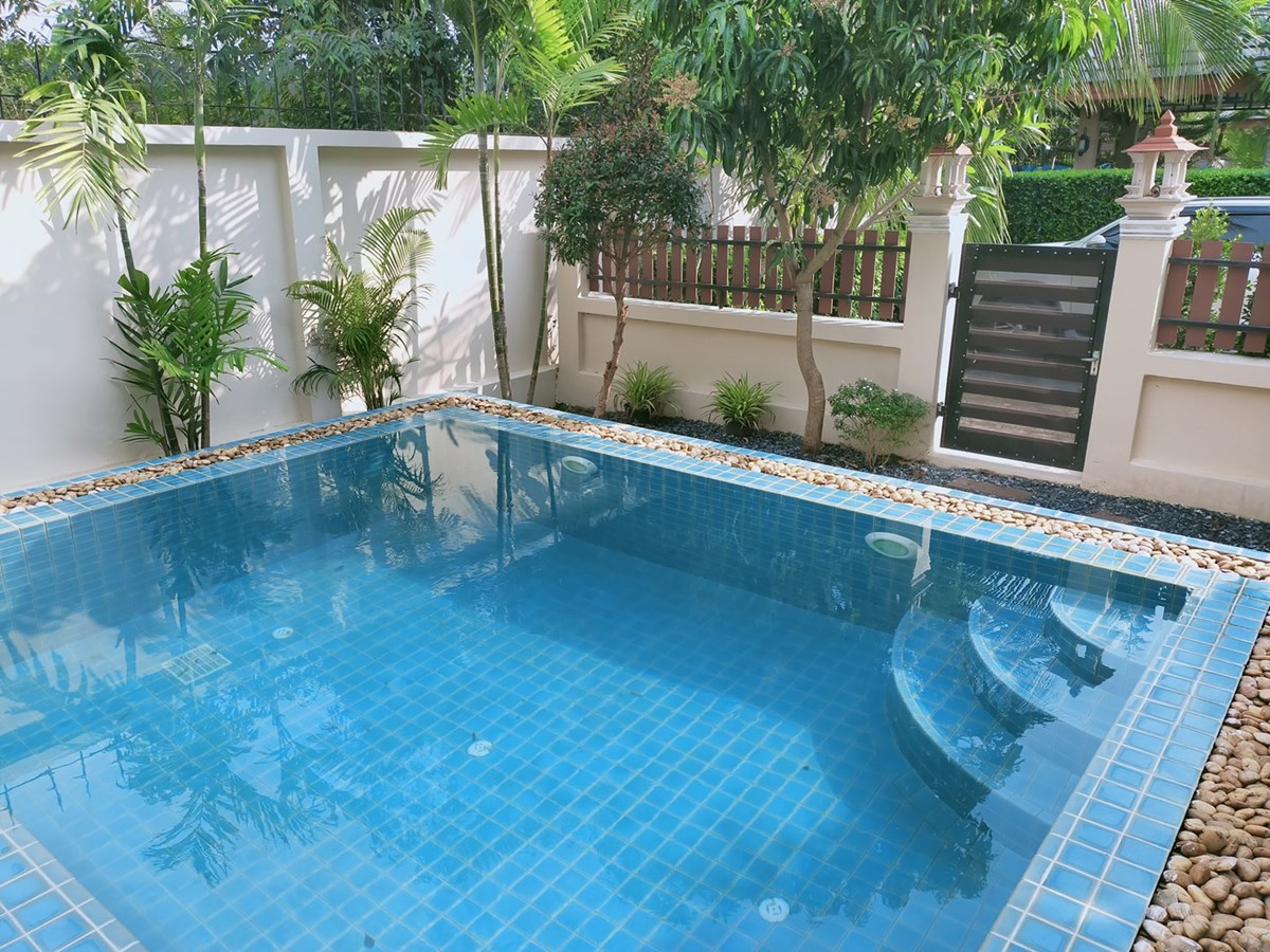 A nice family villa with private pool for sale at Na Jomtien - บ้าน - Wat Yannasangwararam - 