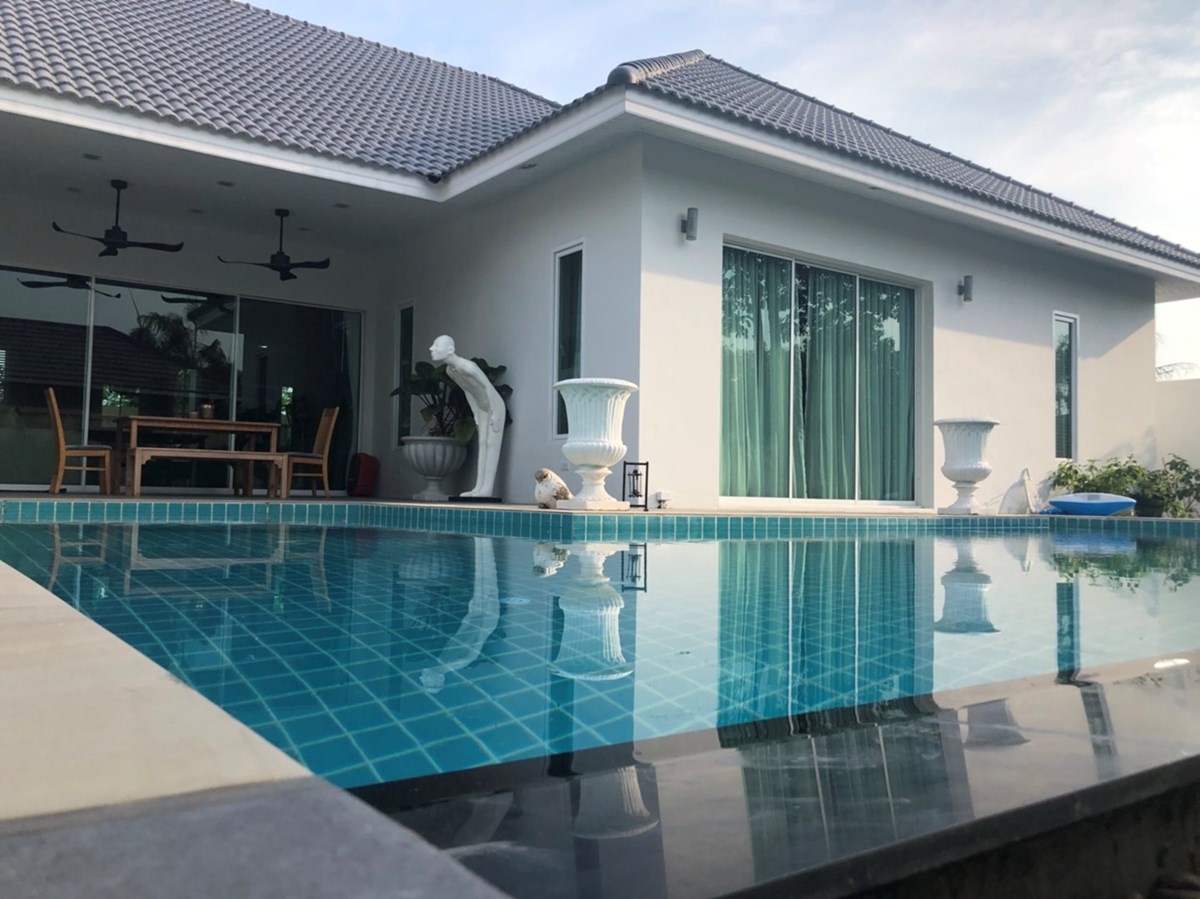 Pool Villa Modern Style 5 Bedroom for Sale - บ้าน - Huai Yai - 