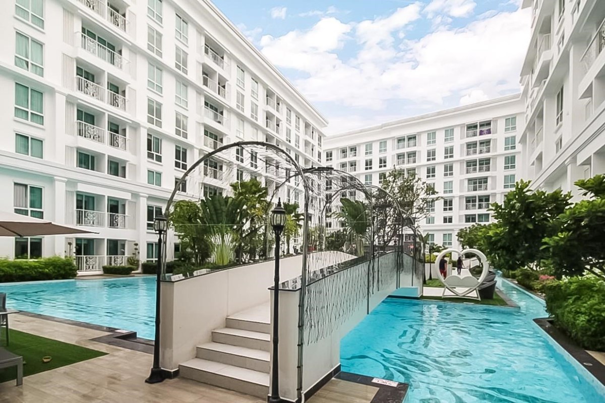 Hot sale! Spacious 2 bedroom apartment for quick sale near Jomtien baech - Condominium -  - 