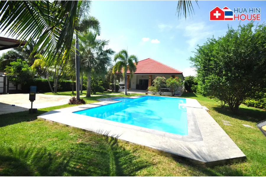 Pool villa between Hua Hin and Pranburi surrounded by pineapple plantations - House - Pran Buri - Pranburi, Wang Phong