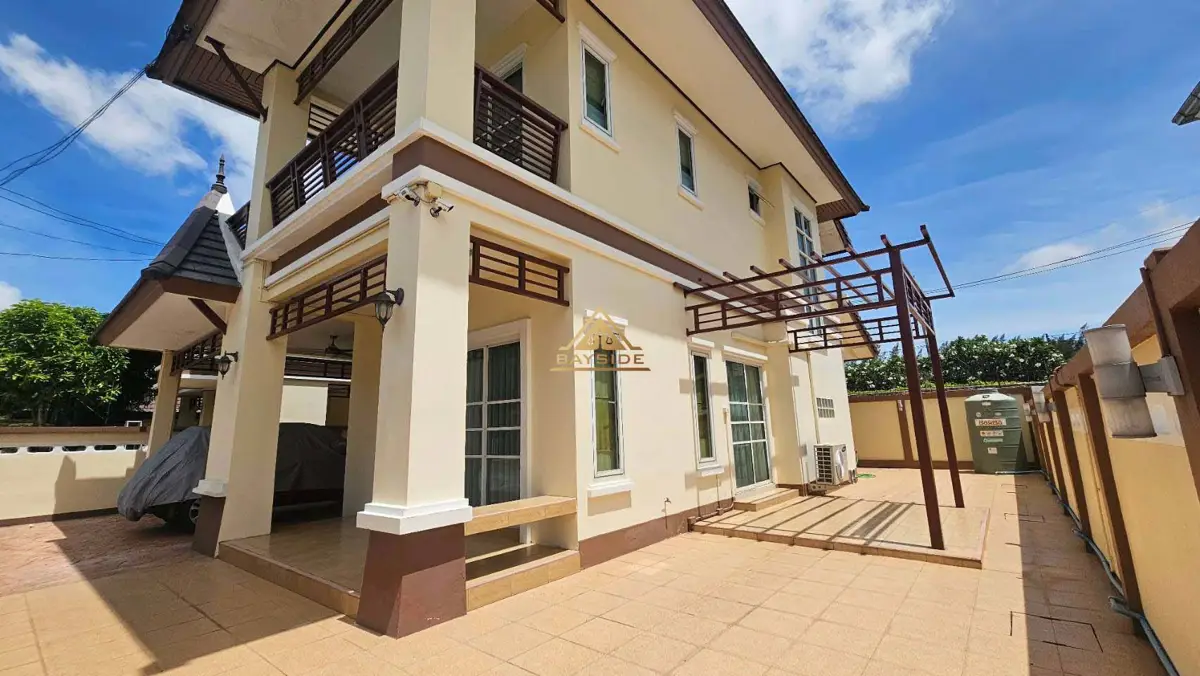 House for SALE - Sirisa Village 14 near the Regent International School - Hotel - Nong Pla Lai - 