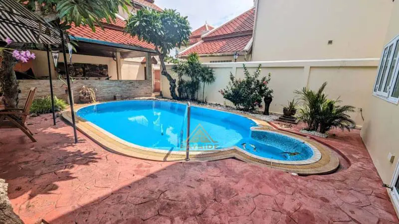 Beautiful 2 Storey Pool Villa 4 Beds in Pratumnak for SALE - House - Pratumnak - 