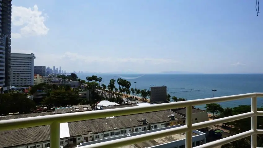 View Talay 7 Beachfront Condominium for Sale in Jomtien - Condominium - Jomtien - Jomtien - Dongtan Beach